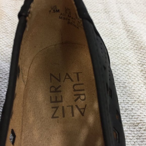 NATURALIZER Brina Black laser cut out wedges - Picture 3 of 7